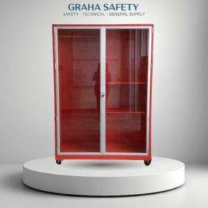 "Jual Lemari Safety Fire Cabinet Aluminium untuk penyimpanan APD & peralatan darurat. Dilengkapi roda, pintu kaca, dan tiang gantungan. Pengiriman seluruh Indonesia, termasuk Jakarta, Surabaya, Bandung, Medan, Jogja.