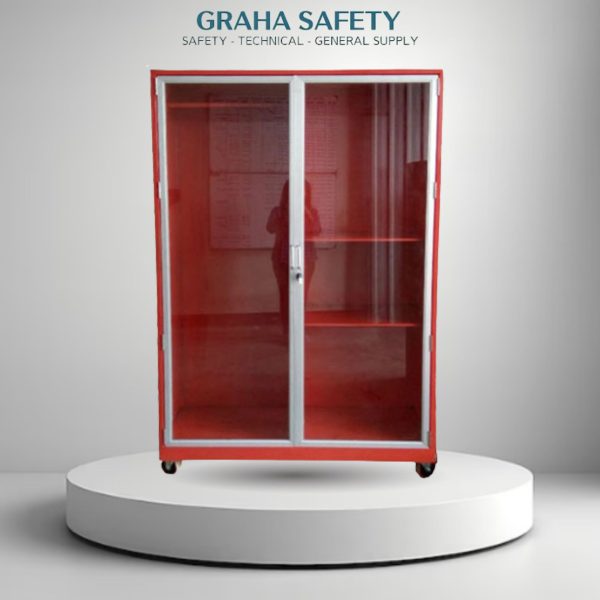 "Jual Lemari Safety Fire Cabinet Aluminium untuk penyimpanan APD & peralatan darurat. Dilengkapi roda, pintu kaca, dan tiang gantungan. Pengiriman seluruh Indonesia, termasuk Jakarta, Surabaya, Bandung, Medan, Jogja.